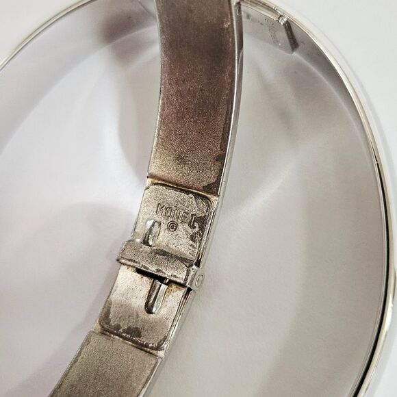 Vintage Monet Signed Set of 2 Silver Tone Hinged Clamper Style Bangle Bracelets - Picture 4 of 7